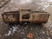 Hijskraan bucket breedte 1500mm 60mm assen goed staat - afbeelding 7 van  7