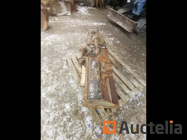 Hijskraan emmer breedte 1300mm 45mm assen goede staat - afbeelding 4 van  6