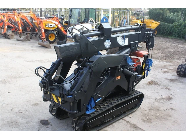 Hijskraan maeda mc205 benzine 2000kg 8m - afbeelding 1 van  1