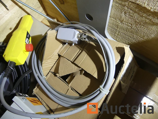 Hijskraan met takel - afbeelding 4 van  18