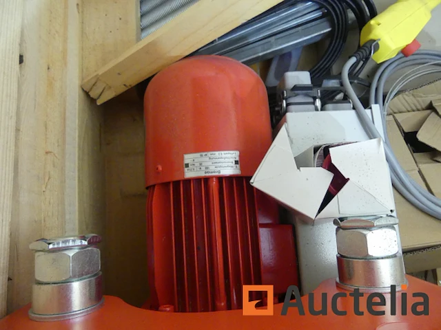 Hijskraan met takel - afbeelding 14 van  18