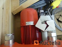 Hijskraan met takel - afbeelding 14 van  18