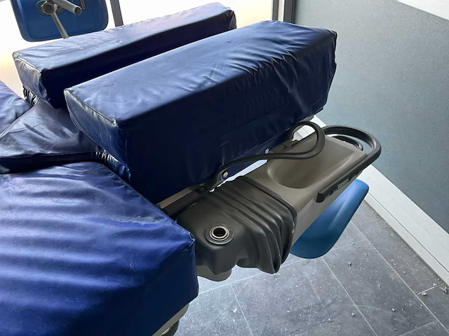 Hill-rom affinity 4 mobiel ziekenhuisbed - afbeelding 2 van  10