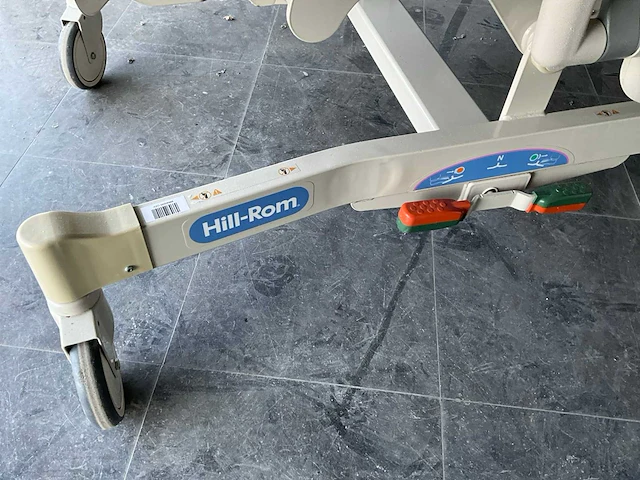 Hill-rom affinity 4 mobiel ziekenhuisbed - afbeelding 4 van  10