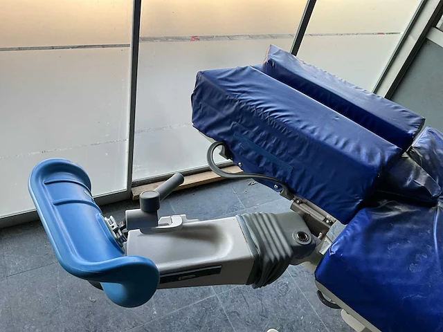 Hill-rom affinity 4 mobiel ziekenhuisbed - afbeelding 5 van  10