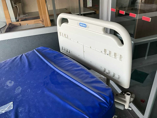 Hill-rom affinity 4 mobiel ziekenhuisbed - afbeelding 6 van  10