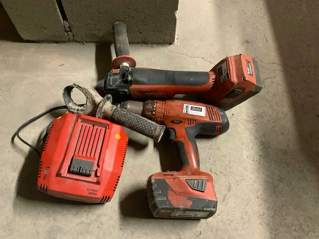 Hilti accu gereedschap (2x) - afbeelding 1 van  8