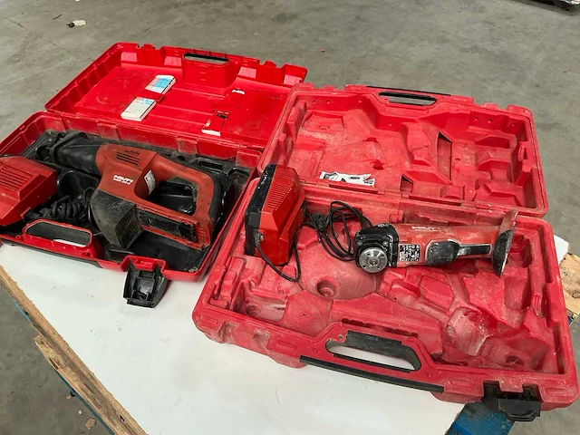 Hilti accugereedschap (2x) - afbeelding 1 van  8
