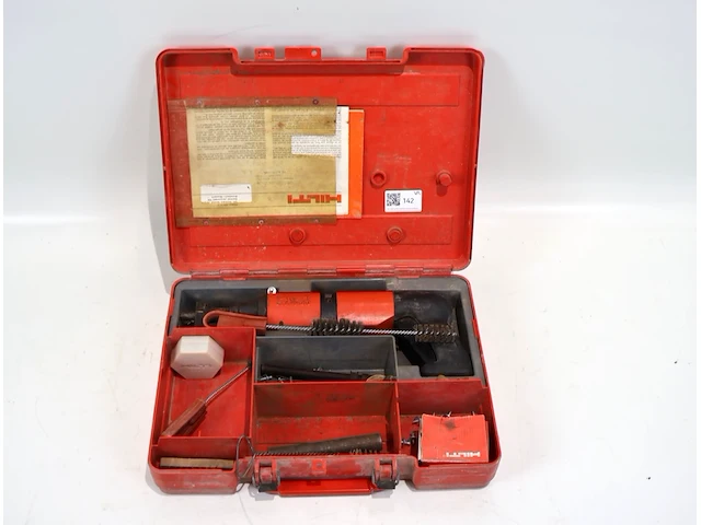 Hilti betonnagelapparaat - afbeelding 1 van  4