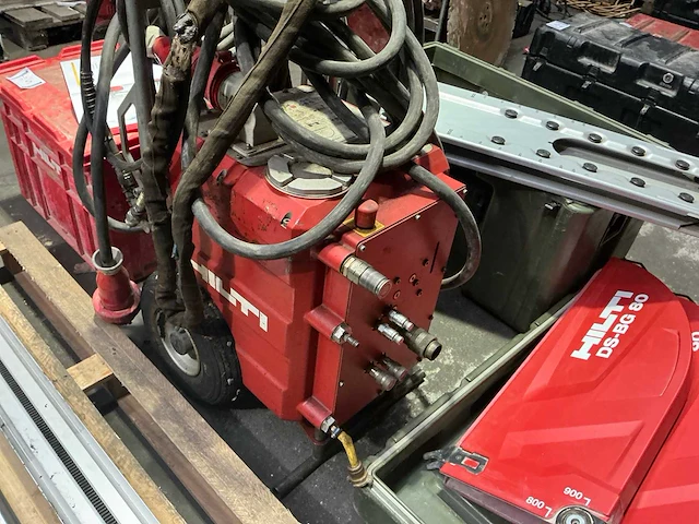 Hilti d-lp32/ds-ts32 hydraulisch zaagsysteem - afbeelding 7 van  13