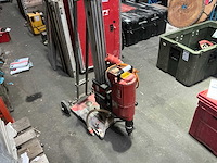 Hilti dd-400e kernboormachine op statief - afbeelding 2 van  5
