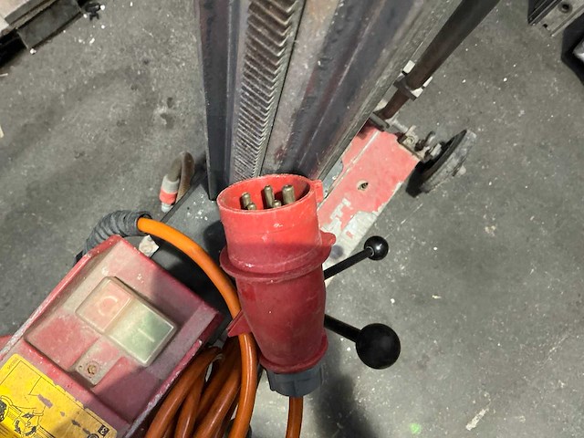 Hilti dd-400e kernboormachine op statief - afbeelding 5 van  5
