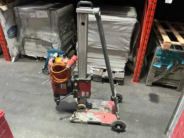 Hilti dd-400e kernboormachine op statief - afbeelding 1 van  5