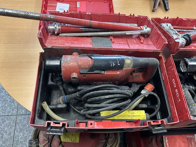 Hilti dd ec-1 kernboormachine met waterpomp - afbeelding 2 van  6