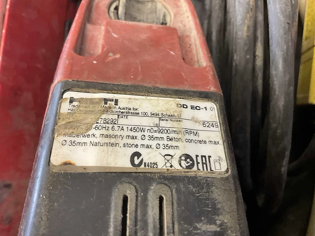 Hilti dd ec-1 kernboormachine met waterpomp - afbeelding 6 van  6