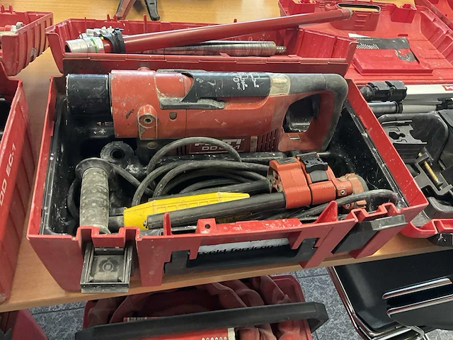 Hilti dd ec-1 kernboormachine met waterpomp - afbeelding 1 van  5