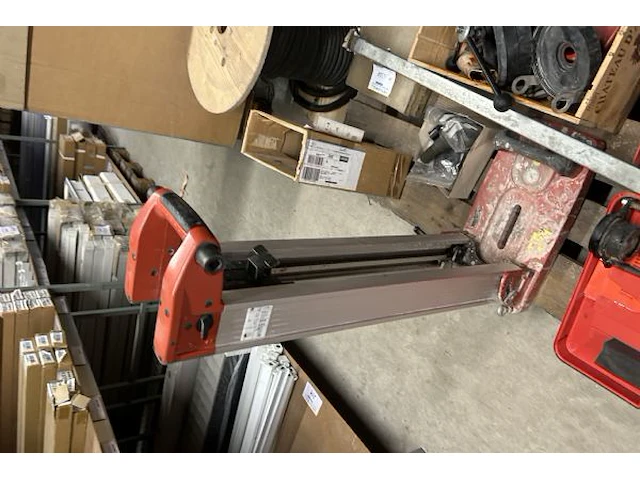 Hilti dd130 + hilti dd100 diamantkernboormachine nat/droog - afbeelding 3 van  13