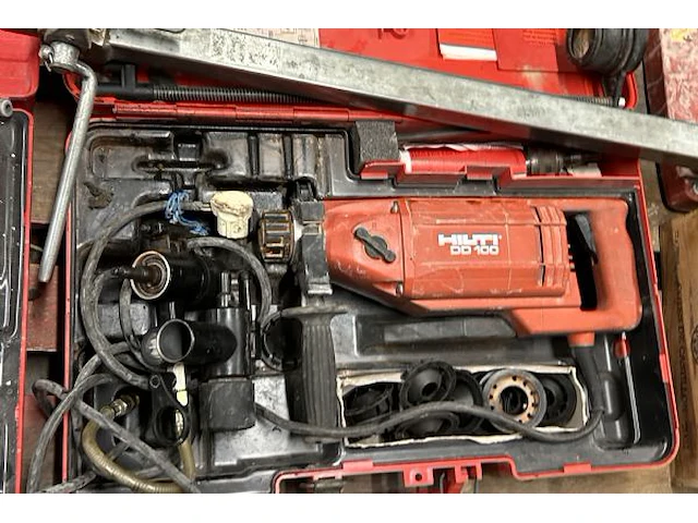 Hilti dd130 + hilti dd100 diamantkernboormachine nat/droog - afbeelding 10 van  13