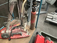 Hilti dd200 kernboormachine op statief - afbeelding 3 van  4
