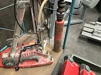 Hilti dd200 kernboormachine op statief - afbeelding 3 van  4