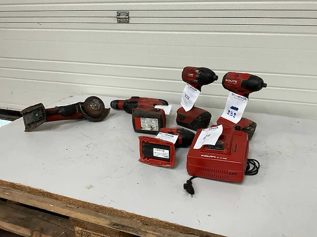 Hilti divers accugereedschap - afbeelding 1 van  16