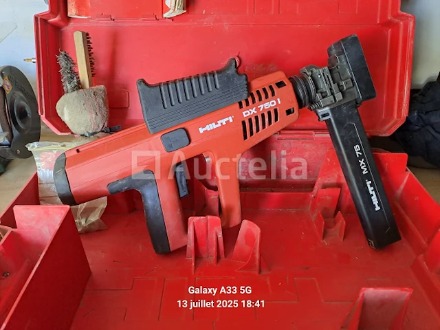 Hilti dx 750 industriële gevelbeplatingsspijkermachine - afbeelding 1 van  5