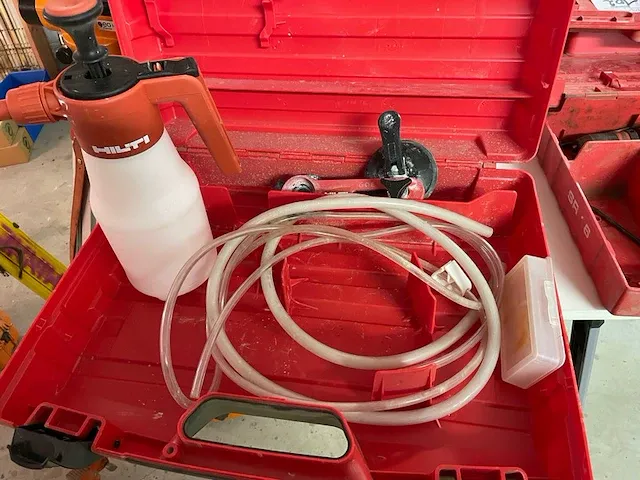 Hilti handdrukspuit - afbeelding 1 van  2