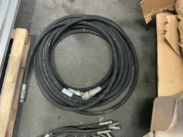 Hilti hydraulische slang - afbeelding 2 van  3