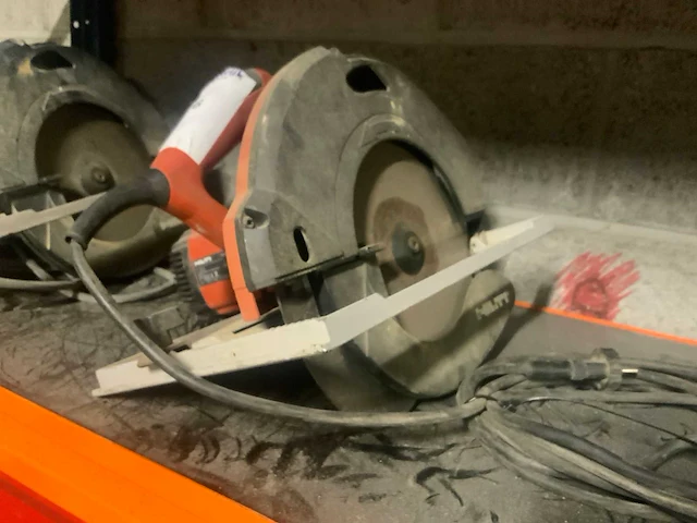 Hilti wsc 85 cirkelzaagmachine - afbeelding 1 van  4