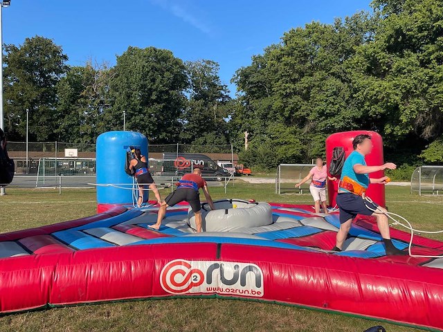 Hindernisbaan & springkussen - airquee - afbeelding 2 van  3