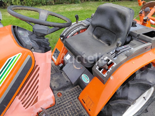 Hinomoto c14 4x4 + frees kubota rs130 - afbeelding 10 van  17