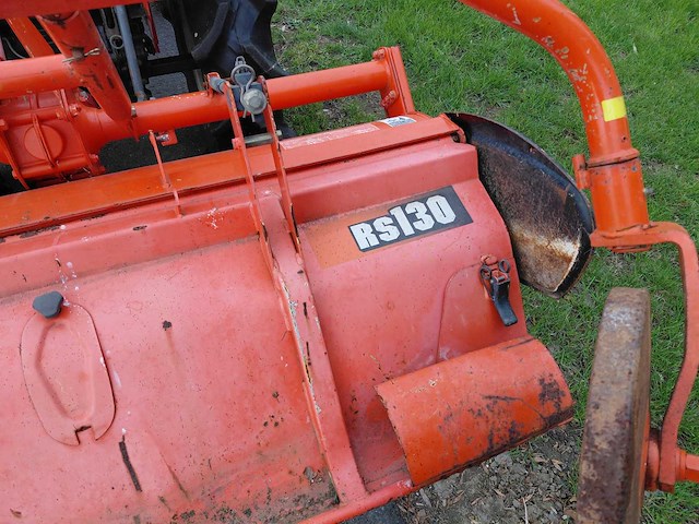 Hinomoto c14 vierwielaangedreven minitractor met grondfrees - afbeelding 5 van  17