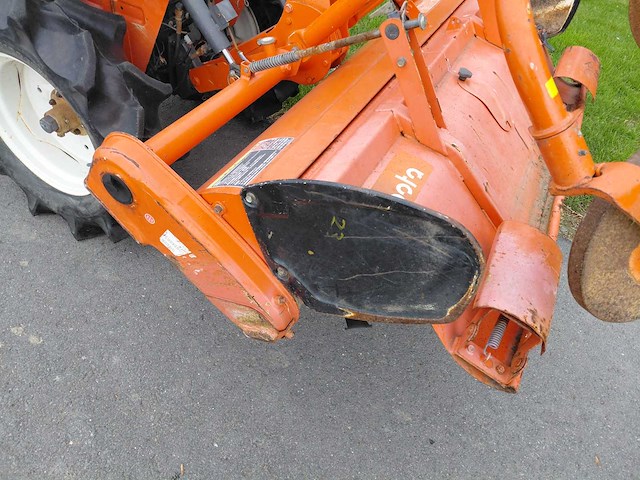 Hinomoto c14 vierwielaangedreven minitractor met grondfrees - afbeelding 7 van  17