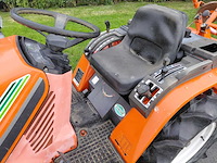 Hinomoto c14 vierwielaangedreven minitractor met grondfrees - afbeelding 13 van  17