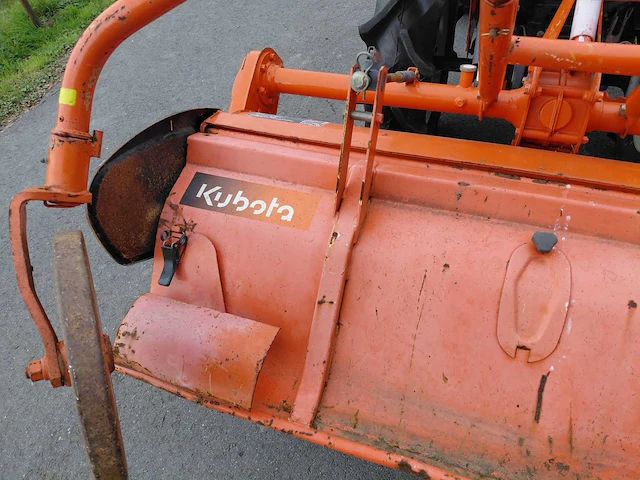 Hinomoto c14 vierwielaangedreven minitractor met grondfrees - afbeelding 4 van  17