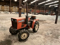 Hinomoto c144 vierwielaangedreven tuinbouwtractor - afbeelding 1 van  13