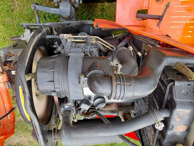 Hinomoto cx14 vierwielaangedreven minitractor - afbeelding 12 van  13