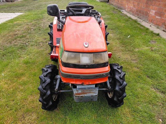 Hinomoto cx14 vierwielaangedreven minitractor - afbeelding 2 van  13