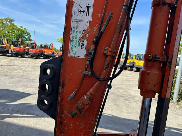 Hitachi - 2017 - zx225uslc-6 - rupsgraafmachine - afbeelding 7 van  55