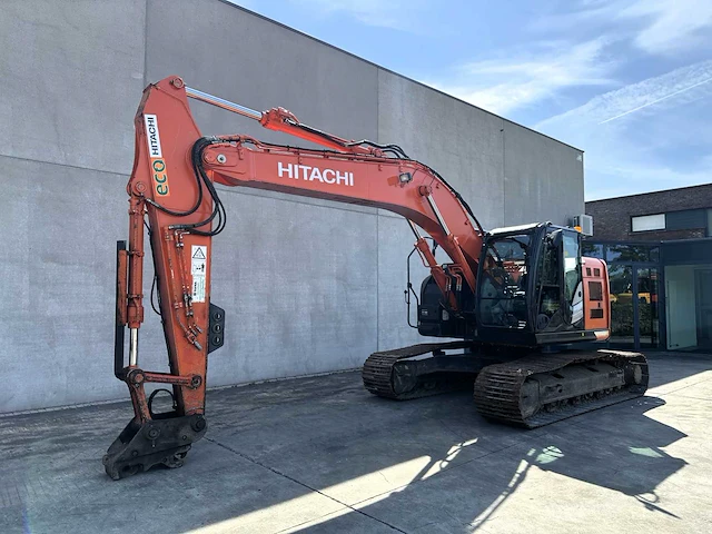 Hitachi - 2017 - zx225uslc-6 - rupsgraafmachine - afbeelding 1 van  55
