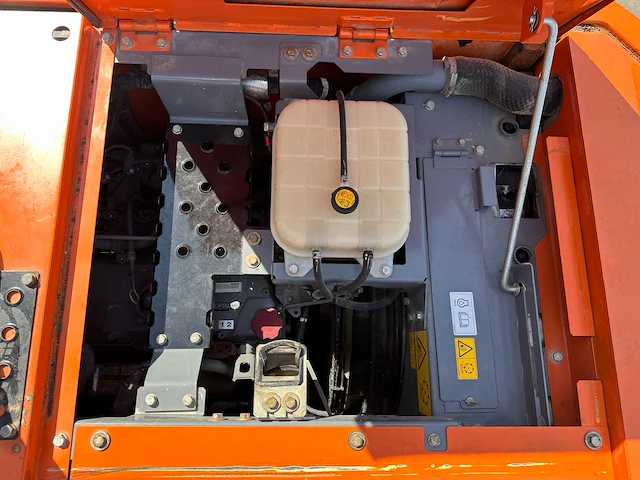 Hitachi - 2017 - zx225uslc-6 - rupsgraafmachine - afbeelding 32 van  55