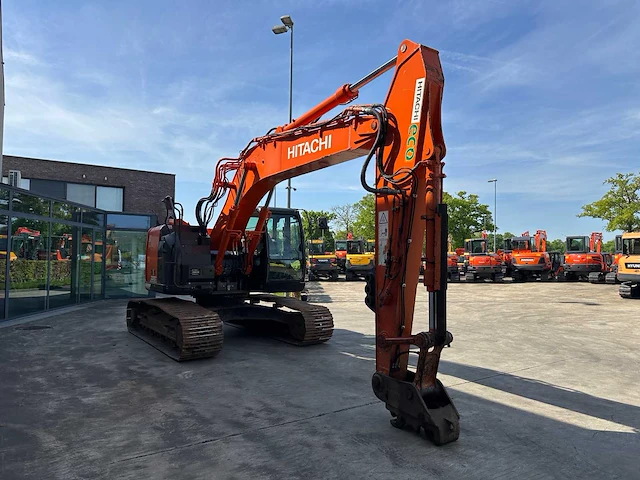 Hitachi - 2017 - zx225uslc-6 - rupsgraafmachine - afbeelding 23 van  55