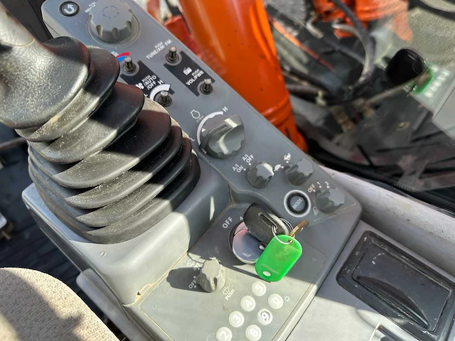 Hitachi - 2017 - zx225uslc-6 - rupsgraafmachine - afbeelding 42 van  55