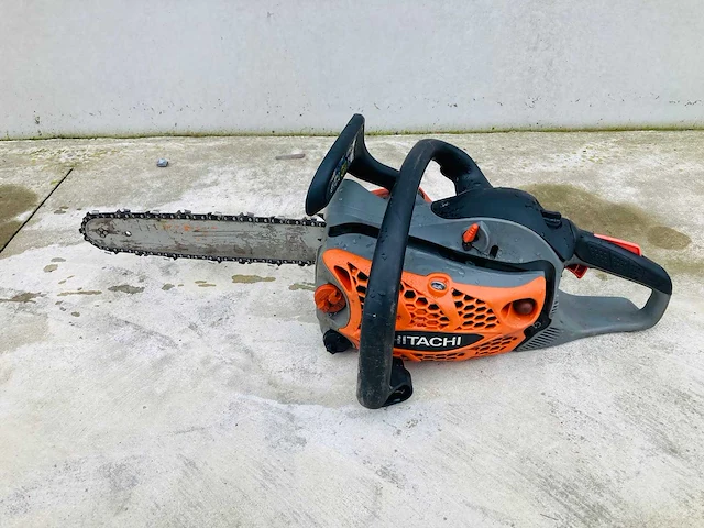 Hitachi - cs33ea - chainsaw - afbeelding 1 van  3