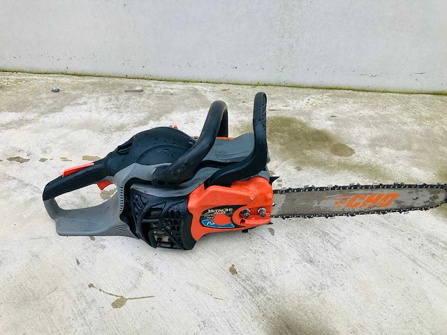 Hitachi - cs33ea - chainsaw - afbeelding 2 van  3
