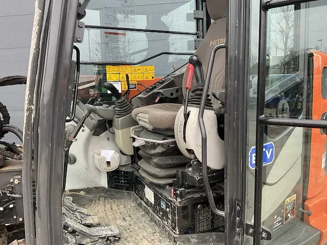 Hitachi - zx85usbt-5a - midi-excavator - 2015 - afbeelding 11 van  22