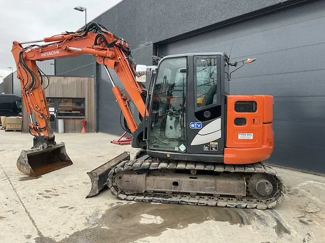 Hitachi - zx85usbt-5a - midi-excavator - 2015 - afbeelding 18 van  22