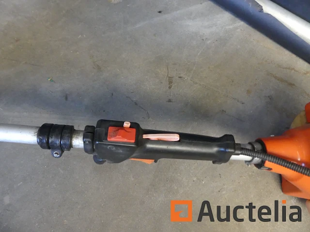 Hitachi benzine pole kettingzaag - afbeelding 3 van  10