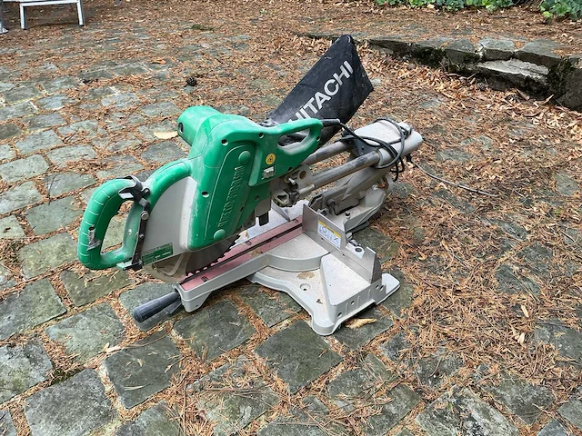 Hitachi c10fsh 2012 cirkelzaagmachine - afbeelding 1 van  11