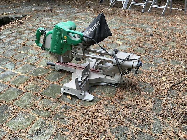 Hitachi c10fsh 2012 cirkelzaagmachine - afbeelding 3 van  11